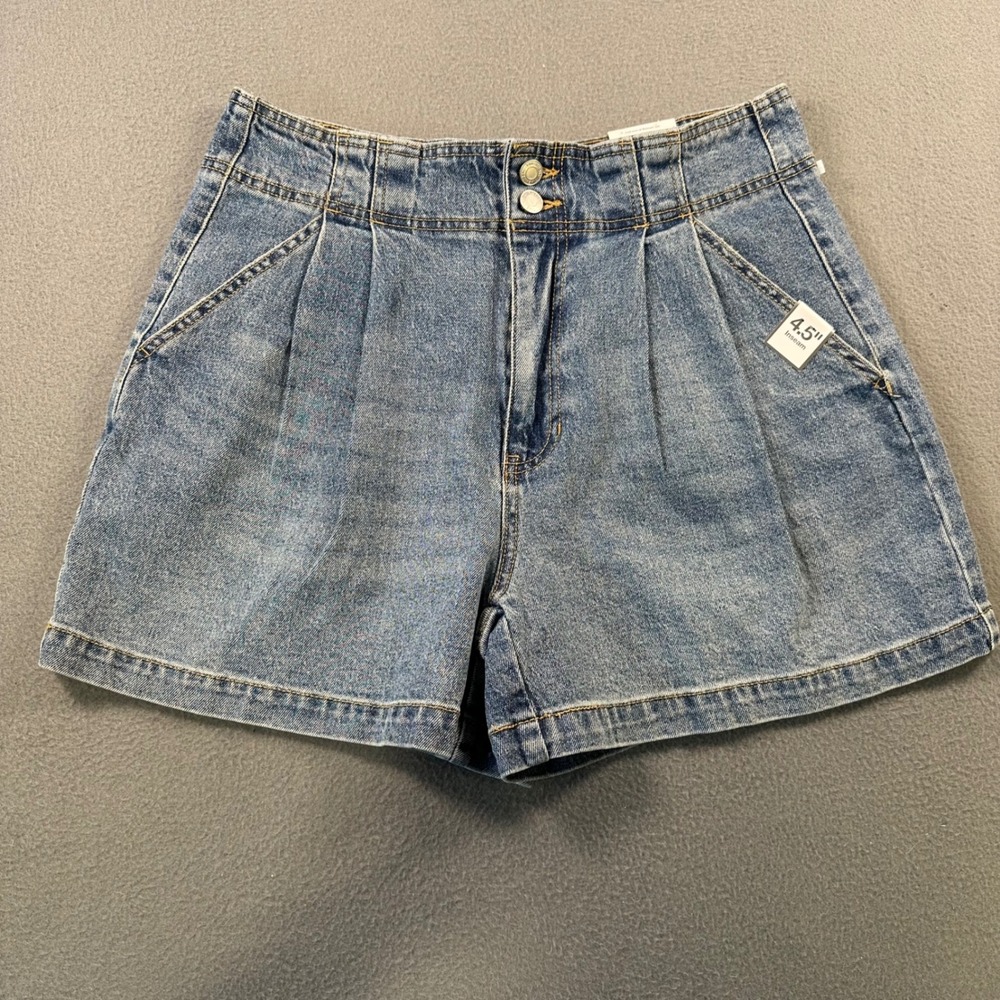 Time and Tru Women High Rise Pleated Denim Shorts Blue Wash Size 12 TT1736016375